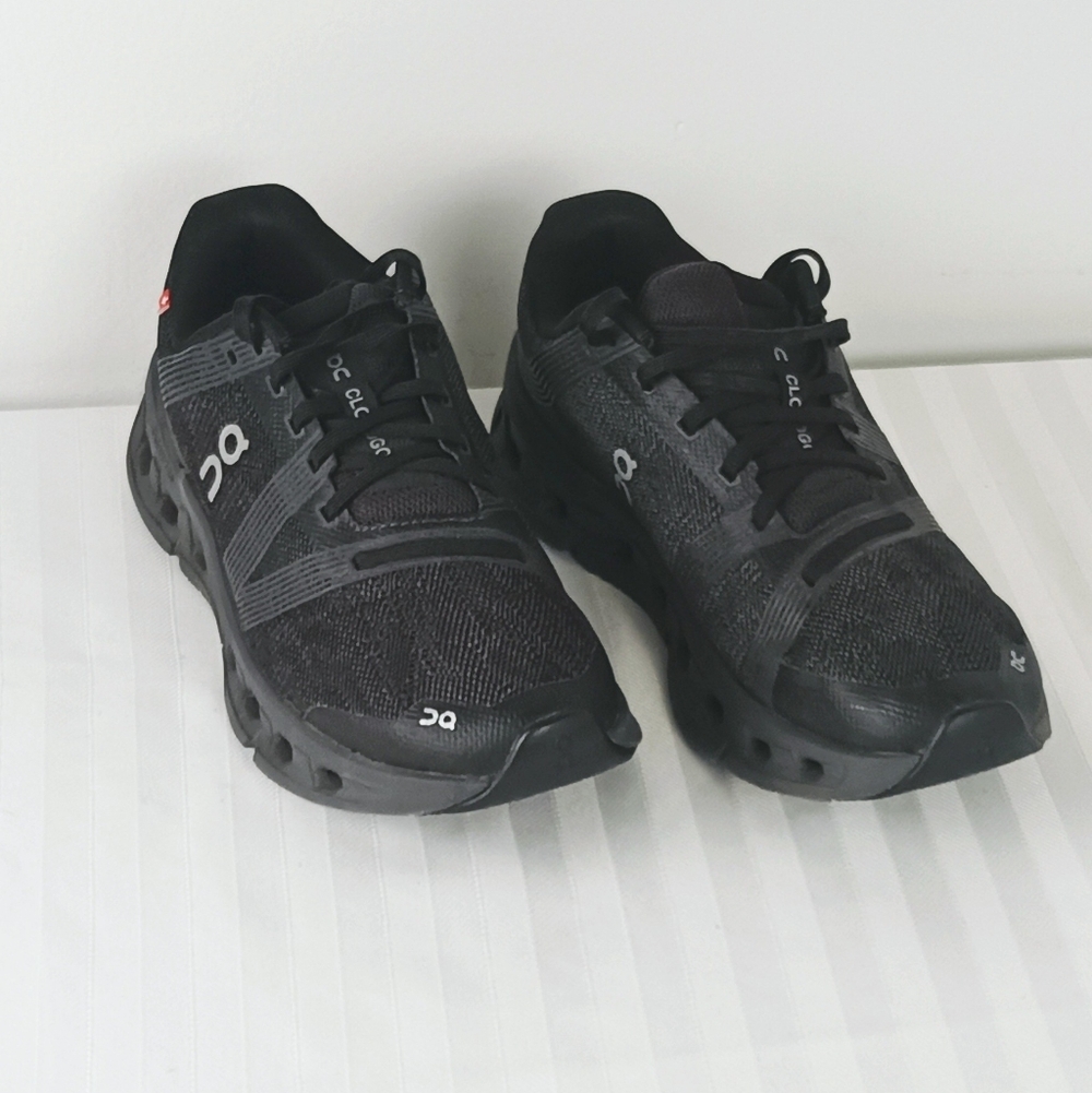 On Running Women's Dark Gray  Athletic Shoes Size 7